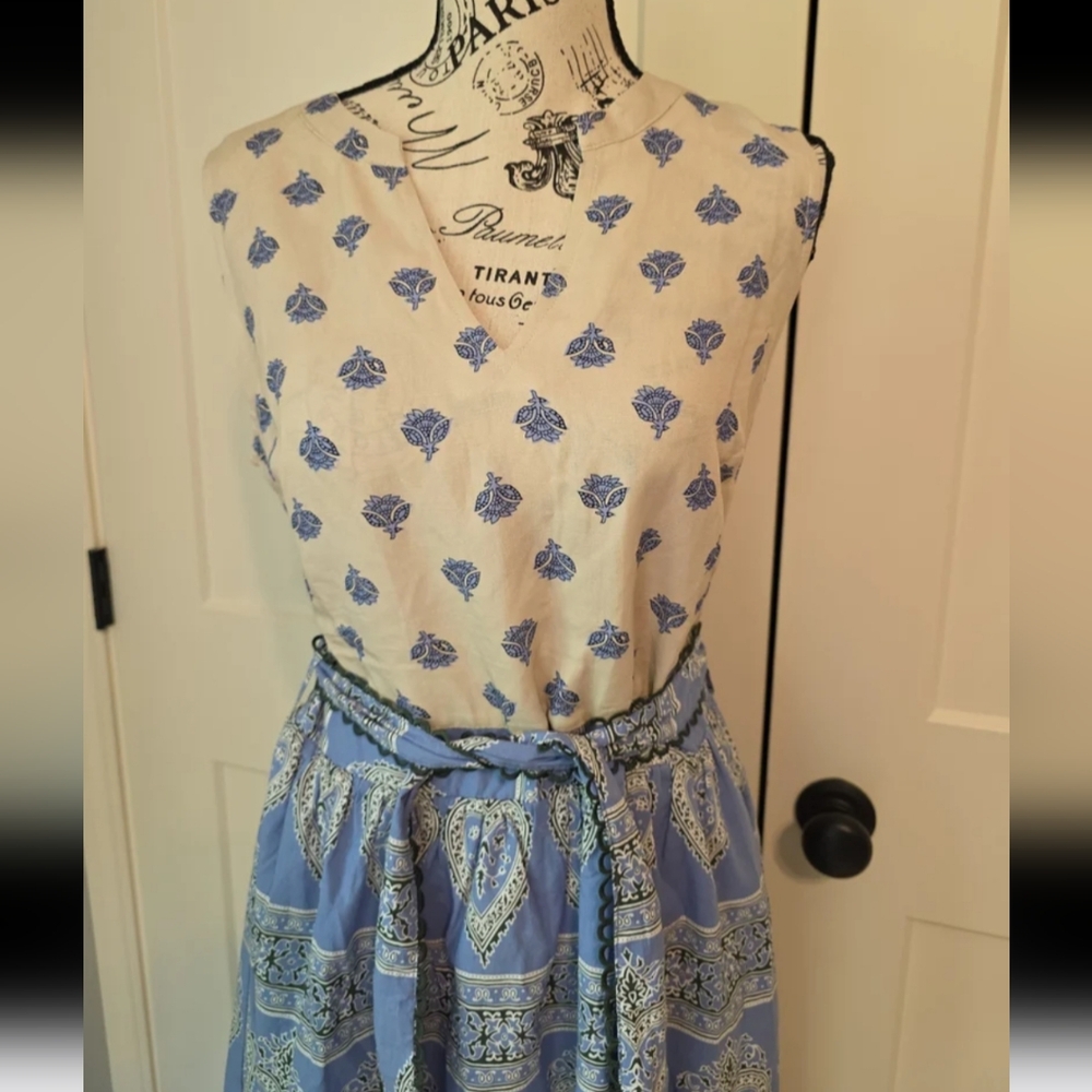Elegant Blue Patterned Dress- NWT - Picture 6 of 7